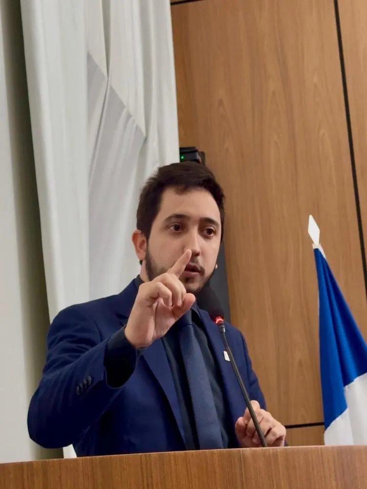 Vereador Thiago Borges critica tentativa de barrar distribuição de Bíblias em escolas municipais de Palmas