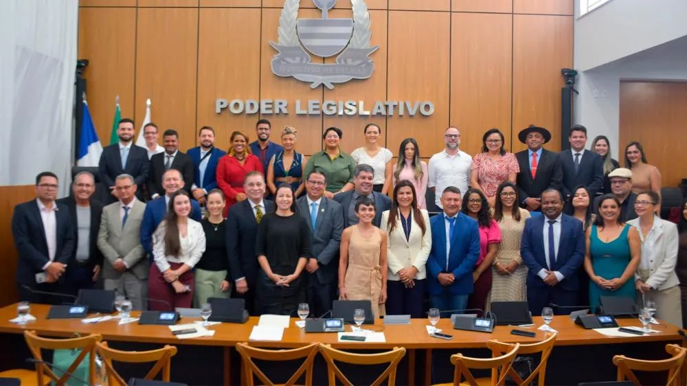 Pastor Manoel Bomfin participa de sessão solene em homenagem aos jornalistas