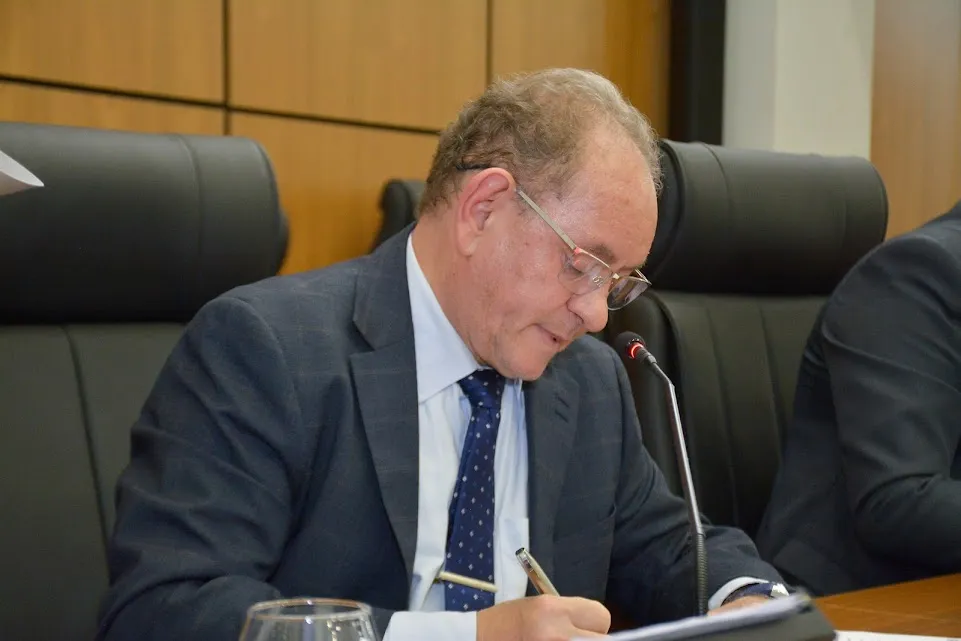 Vereador Juarez Rigol solicita estudos para a concessão de incentivos fiscais e a destinação de terrenos para moradia dos servidores públicos municipal