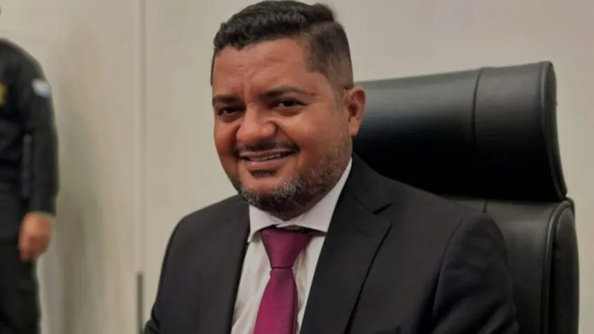 O vereador Balaio (Avante) teve aprovado, durante a sessão ordinária desta terça-feira (17), o requerimento que solicita à Secretaria Municipal de Infraestrutura e Obras Públicas o recapeamento asfáltico na Rua 25, Quadra 52, no setor Aureny III, região sul de Palmas. Segundo o parlamentar, o trech