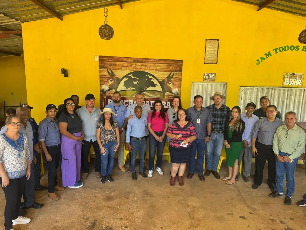 Vereadora Karina Café participa de reunião estratégica sobre distribuição de calcário para produtores rurais de Palmas