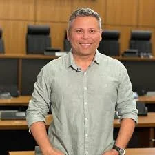 Vereador Alex Mascarenhas solicita revitalização de praça no Jardim Aureny II