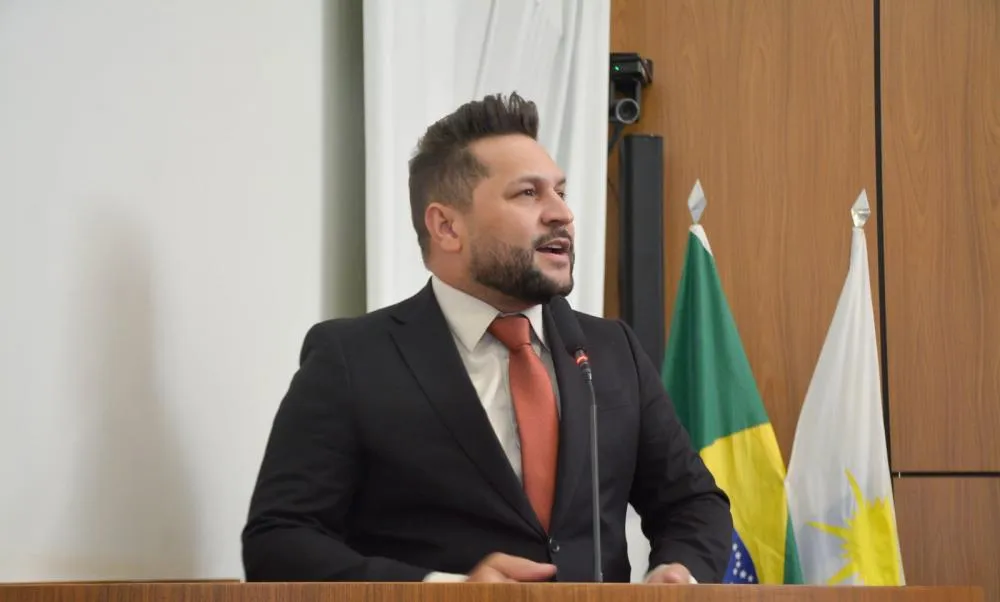 Rubens Uchôa destaca importância dos corretores durante sessão solene em Palmas