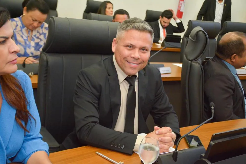 Vereador Alex Mascarenhas solicita limpeza de lixos e entulhos na Quadra 1105 Sul