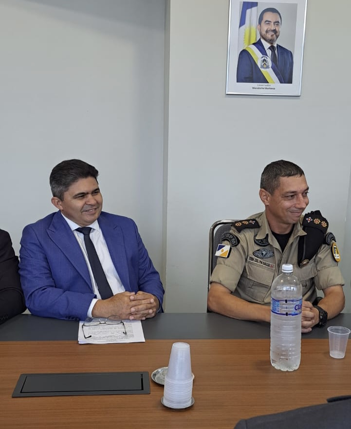 Vereador Major Negreiros recebe representantes do 6º Batalhão da Policia Militar