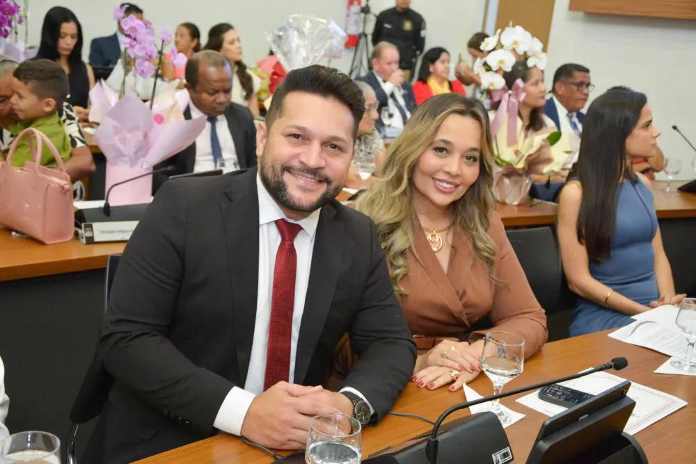 Vereador Rubens Uchôa presta homenagem à Dra. Angélica Maia em alusão ao Dia da Mulher