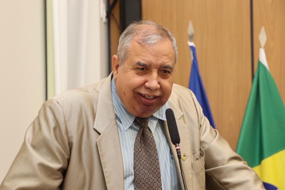 Vereador Jucelino Rodrigues solicita reparos em bueiros na Quadra 104 Norte 