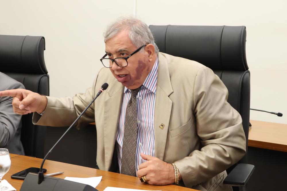 Vereador Jucelino Rodrigues solicita a iluminação pública da Praça da ARSO 131