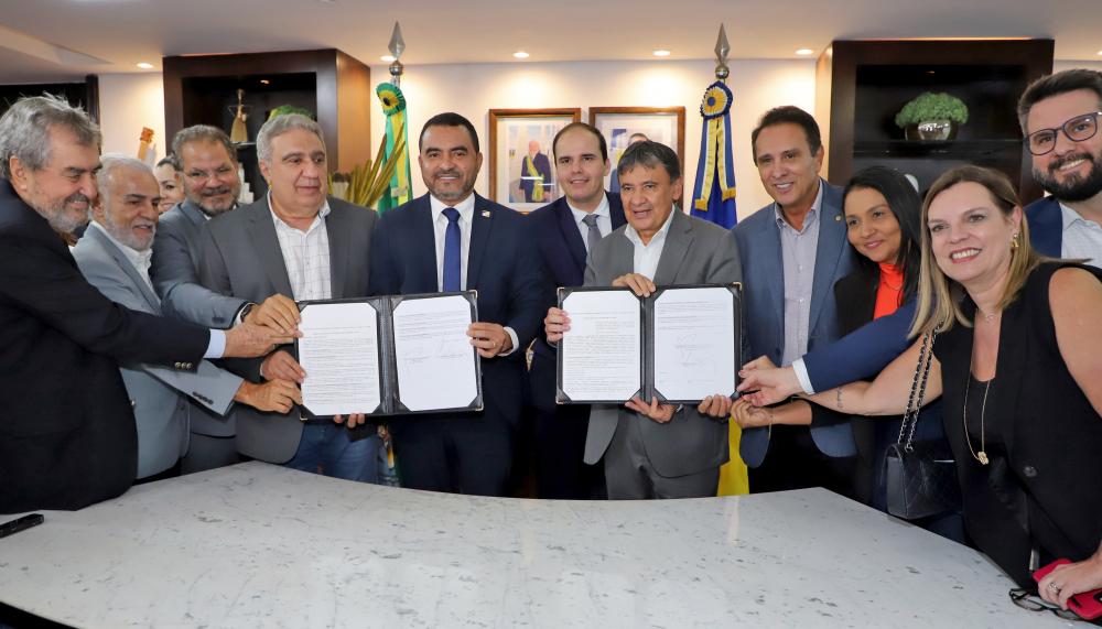 Governador Wanderlei Barbosa recebe ministro Wellington Dias no Palácio Araguaia, que anuncia a liberação de R$ 5,6 milhões para aquisição de alimentos no Estado