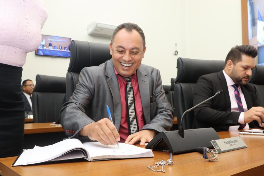 Marilon Barbosa solicita reforma da praça da Quadra 108 Norte e reposição de lâmpadas