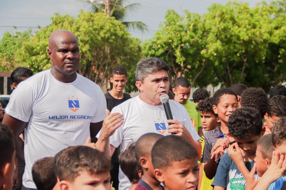 Negreiros realiza evento no projeto social esporte é vida em comemoração ao dia das crianças
