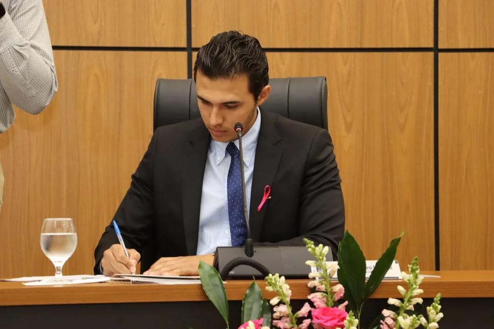 Vereador Pedro Cardoso conquista aprovação de requerimento para paisagismo na praça da 1306 Sul, em Palmas