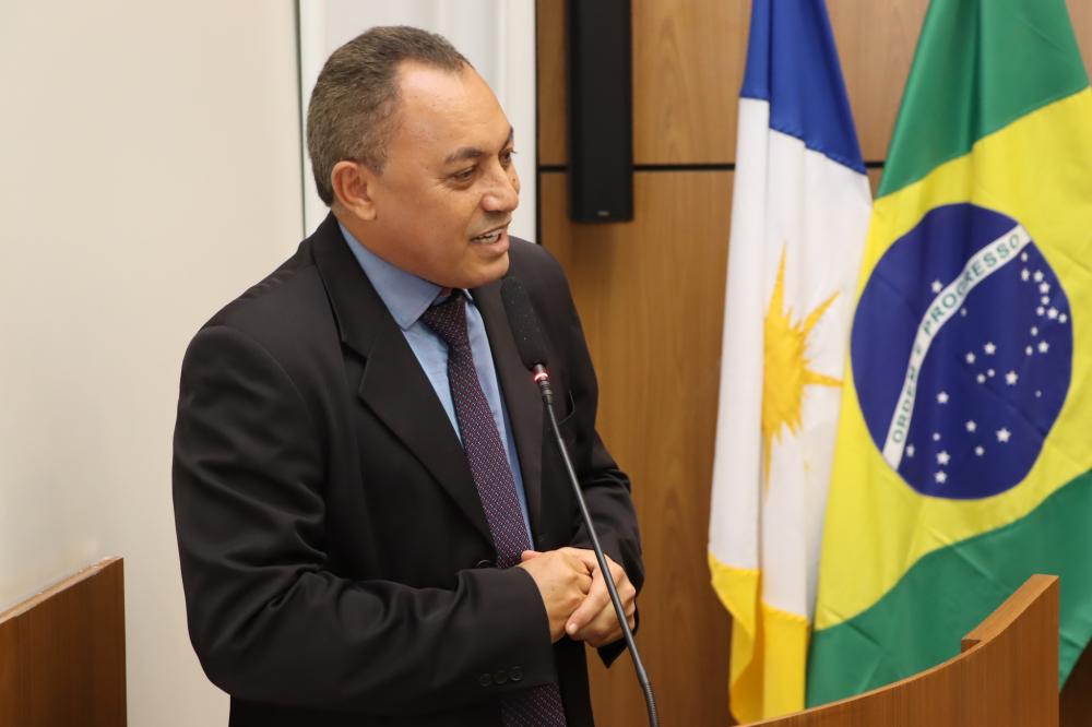 Marilon Barbosa solicita serviços para a região central da capital