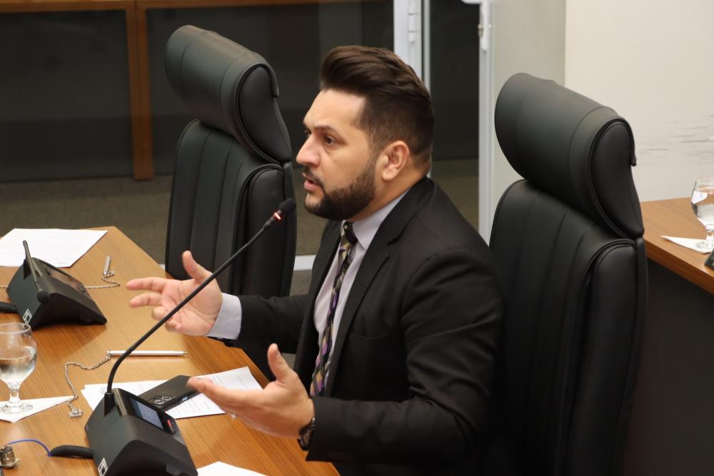 Vereador Rubens Uchôa requer com urgência a construção de uma quadra poliesportiva na 406 Norte