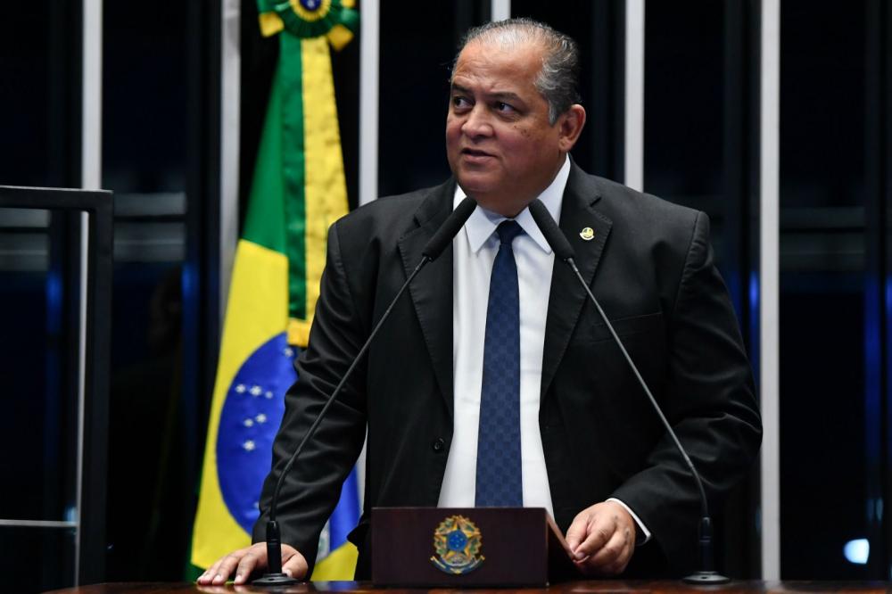 Senador Eduardo Gomes votou a favor da mudança na Lei de Cotas aprovada no Congresso Nacional nessa terça (24)