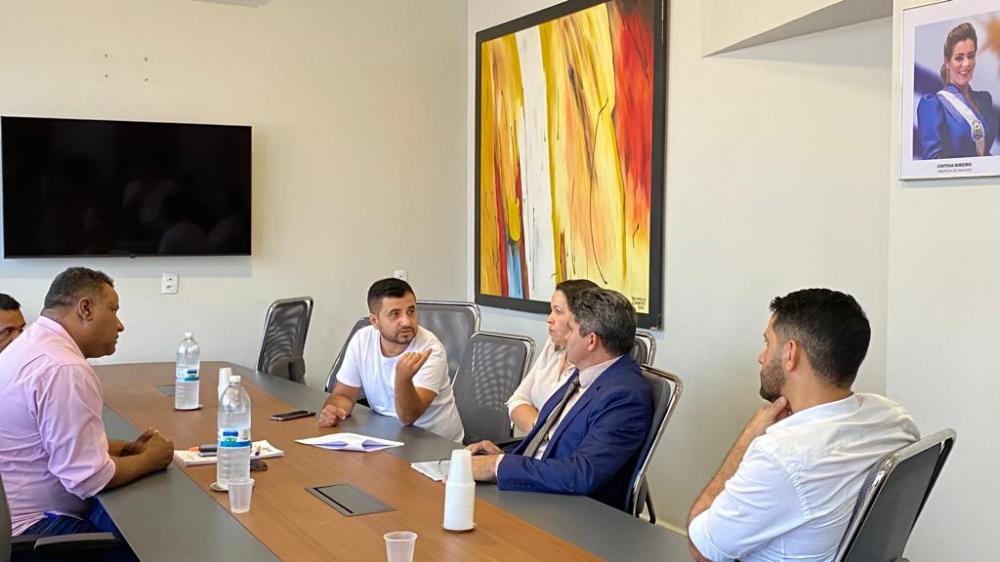 Major Negreiros recebe servidores para debater melhorias para as categorias 
