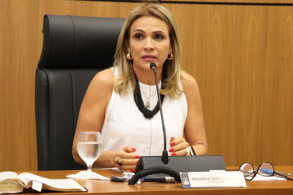 Laudecy Coimbra pede ajuda ao MP, TC e Polícia em pronunciamento