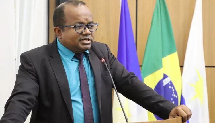 Vereador Joatan de Jesus denuncia falta de medicamentos básicos e demora em exames de saúde em Palmas e cobra ação imediata do executivo durante discurso na Câmara