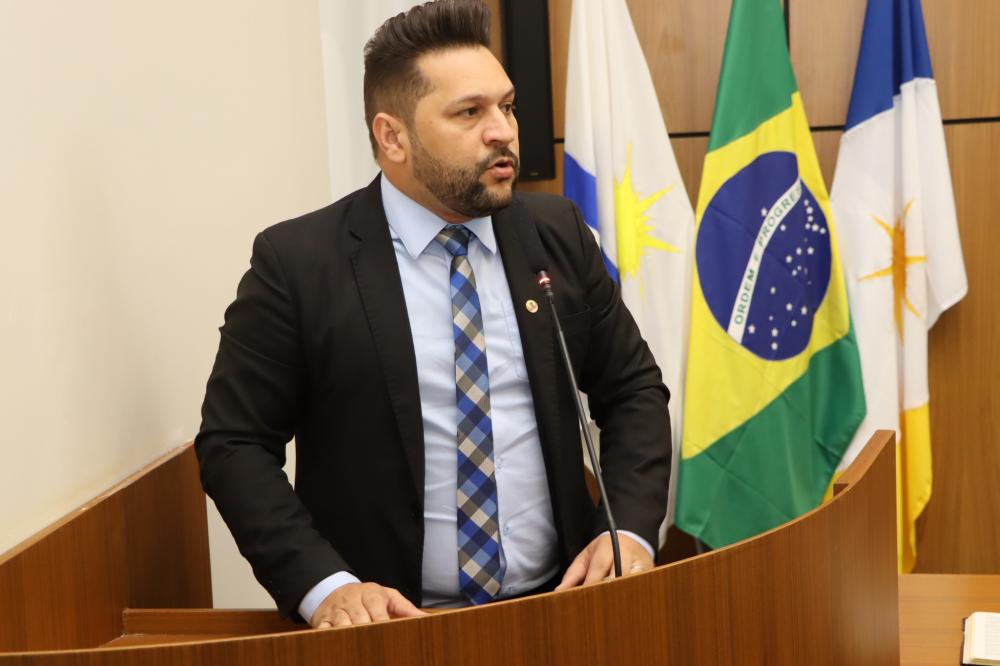 Vereador Rubens Uchôa solicita a construção da Quadra de Esporte na 1304 Sul