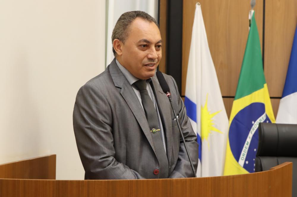 Quadras poliesportivas recebem pedidos de reforma do vereador Marilon Barbosa