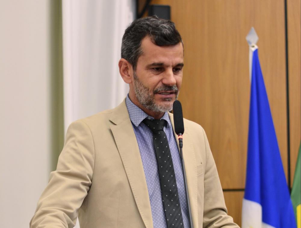 Vereador Mauro Lacerda solicita implantação de pontos de ônibus cobertos em diversos bairros de Palmas