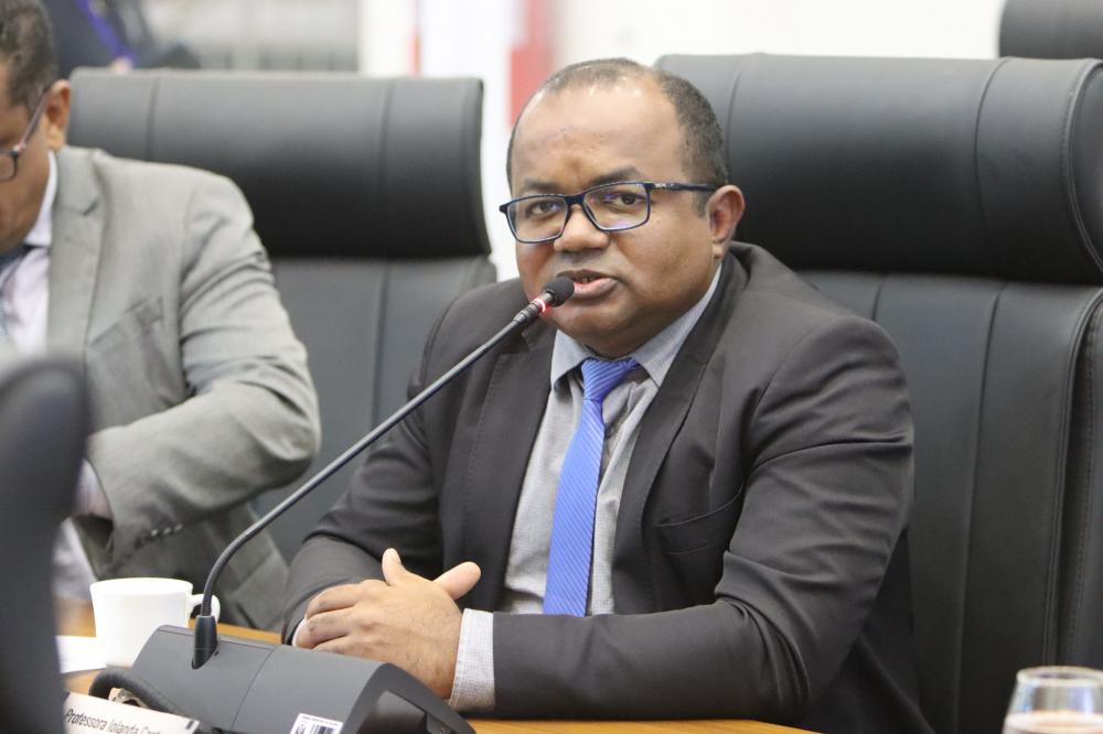 Vereador Joatan de Jesus solicita ônibus exclusivo para crianças autistas em Palmas