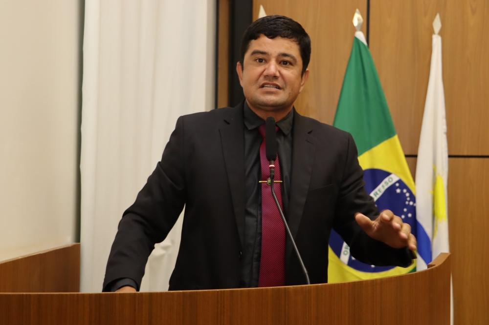 Ponto de ônibus com abrigo é solicitado por Rogério Freitas 