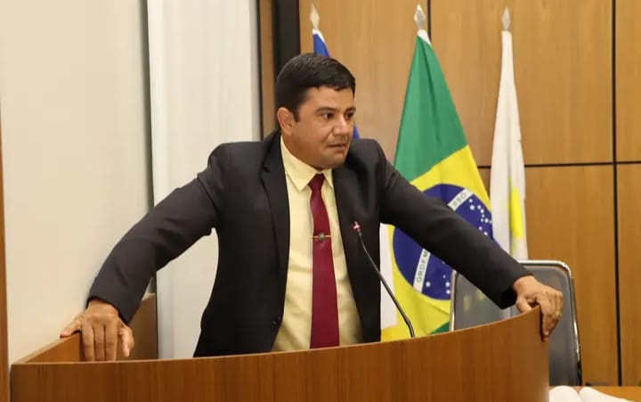 Vereador Rogério Freitas denuncia irregularidades e desafios na educação de Palmas durante abertura do Ano Legislativo de 2024