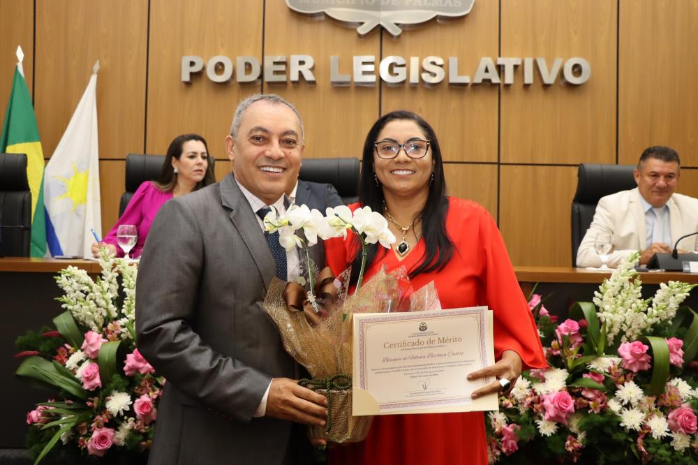 Marilon Barbosa homenageia a secretária de Estado da Mulher, Berenice Barbosa pelo Dia Internacional da Mulher