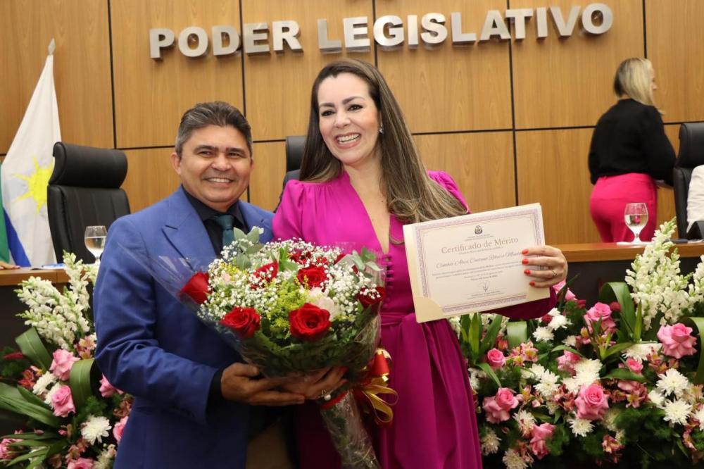 Vereador Major Negreiros homenageia a Prefeita Cinthia Ribeiro em Sessão Solene na Câmara Municipal de Palmas