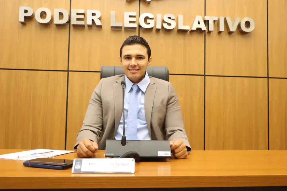 Vereador Pedro Cardoso solicita a limpeza e a roçagem da Avenida Anápolis, no Setor Santa Bárbara