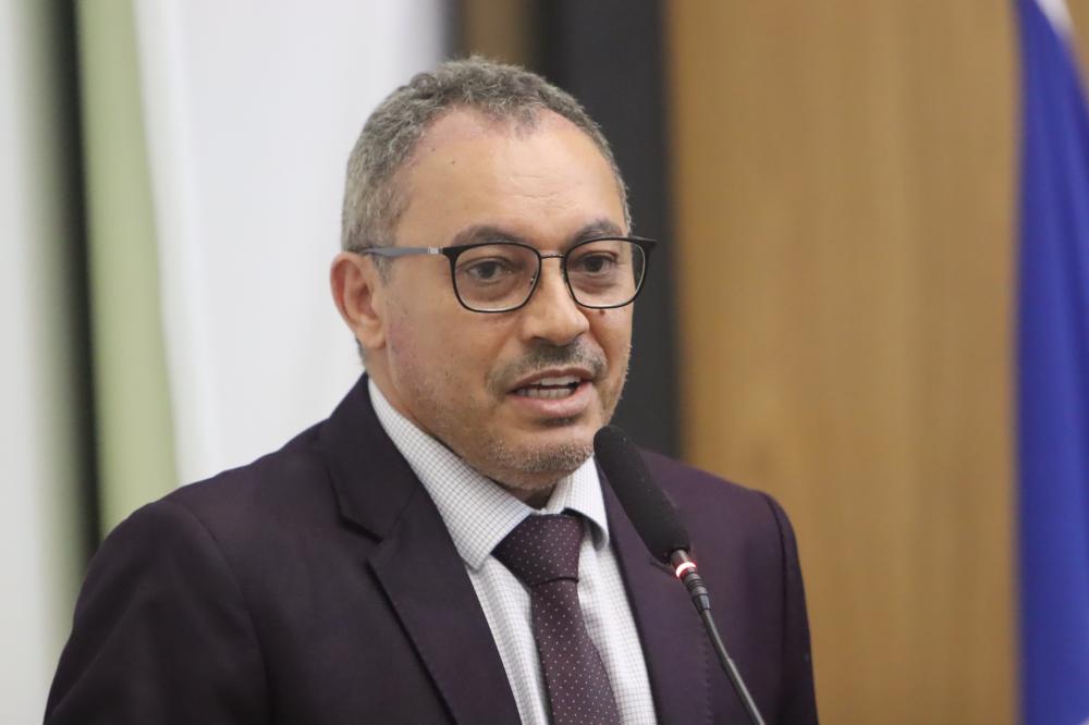 Vereador Marilon Barbosa requer a pavimentação asfáltica de vias na Quadra 301 Norte