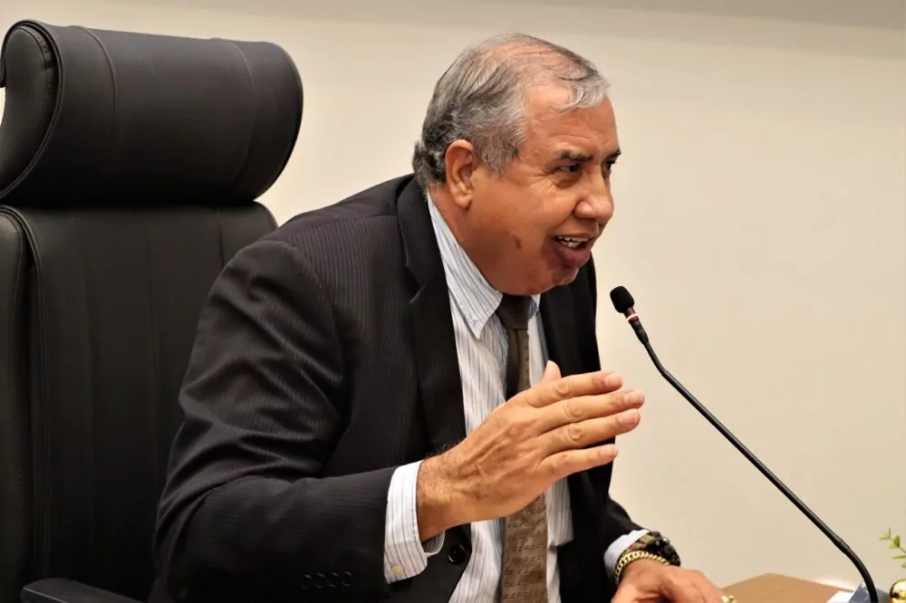 Em Palmas, vereador Jucelino Rodrigues solicita recapeamento asfáltico para melhorar as condições da Av. I no Jardim Aureny III