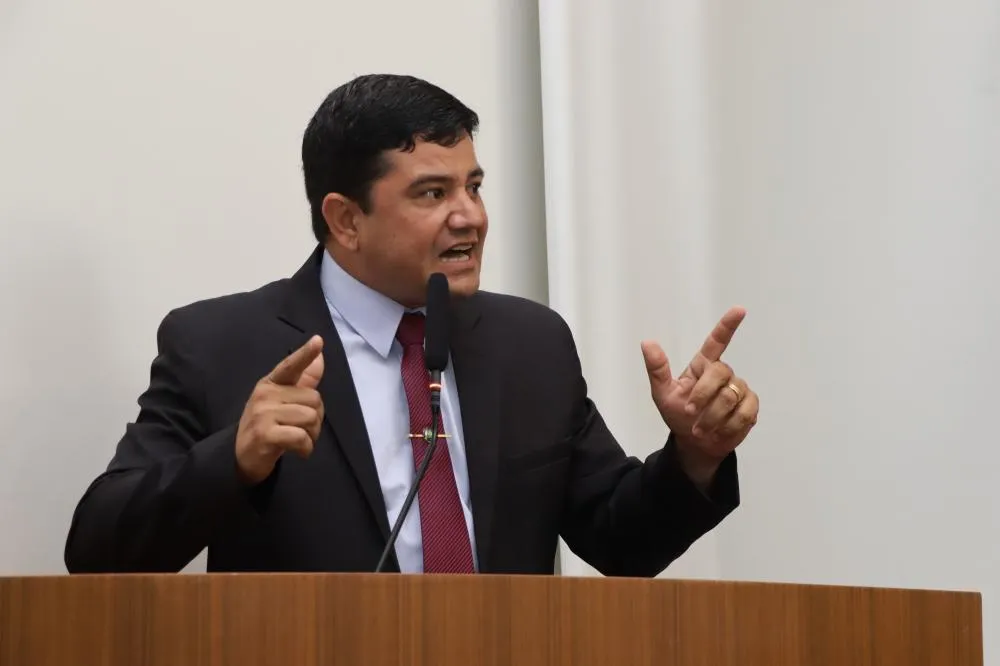 Setor Universitário é alvo de requerimento de Rogério Freitas