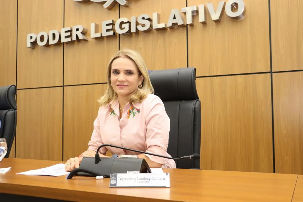 Laudecy Coimbra solicita a instalação de um Píer na Praia das Arnos