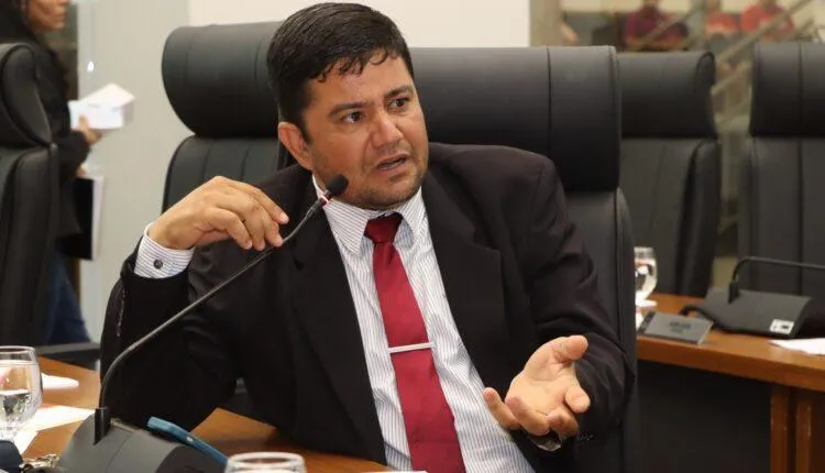 Rogério Freitas solicita serviços de limpeza para o Setor Santa Fé