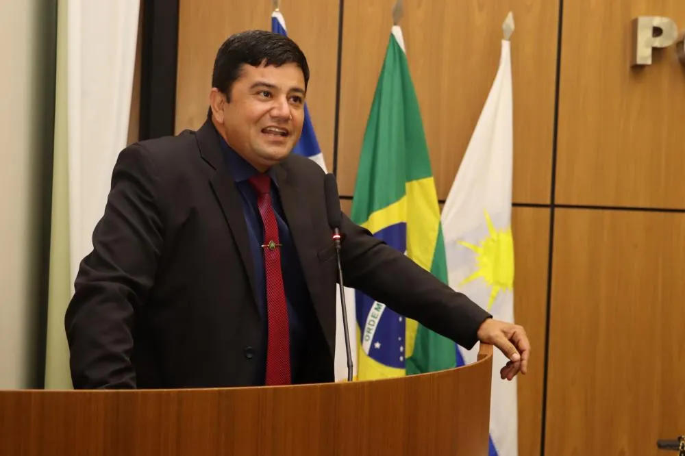 Rogério Freitas solicita melhorias para a Avenida NS 4