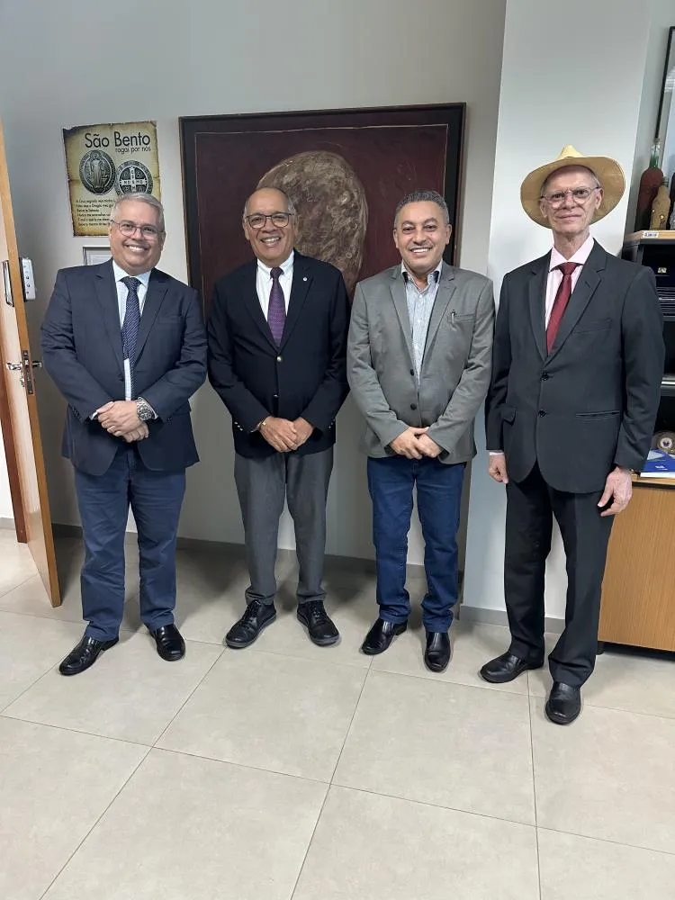 Vereador Marilon Barbosa visita conselheiros do Tribunal de Contas do Estado