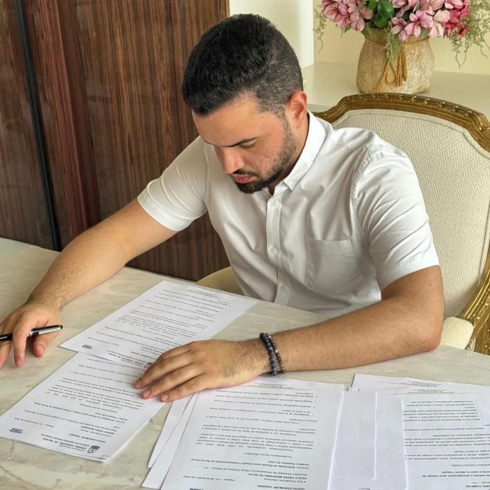 Vereador Marcos Júnior atende pedido de moradores e cobra melhorias para a praça da 108 Sul