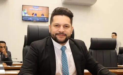 Vereador Rubens Uchôa lidera revolução na inclusão escolar com projeto inovador