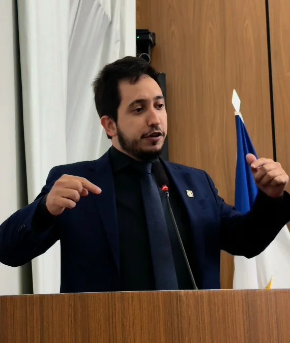 Vereador Thiago Borges Requer Reforma de Parquinho na Quadra 606 Sul